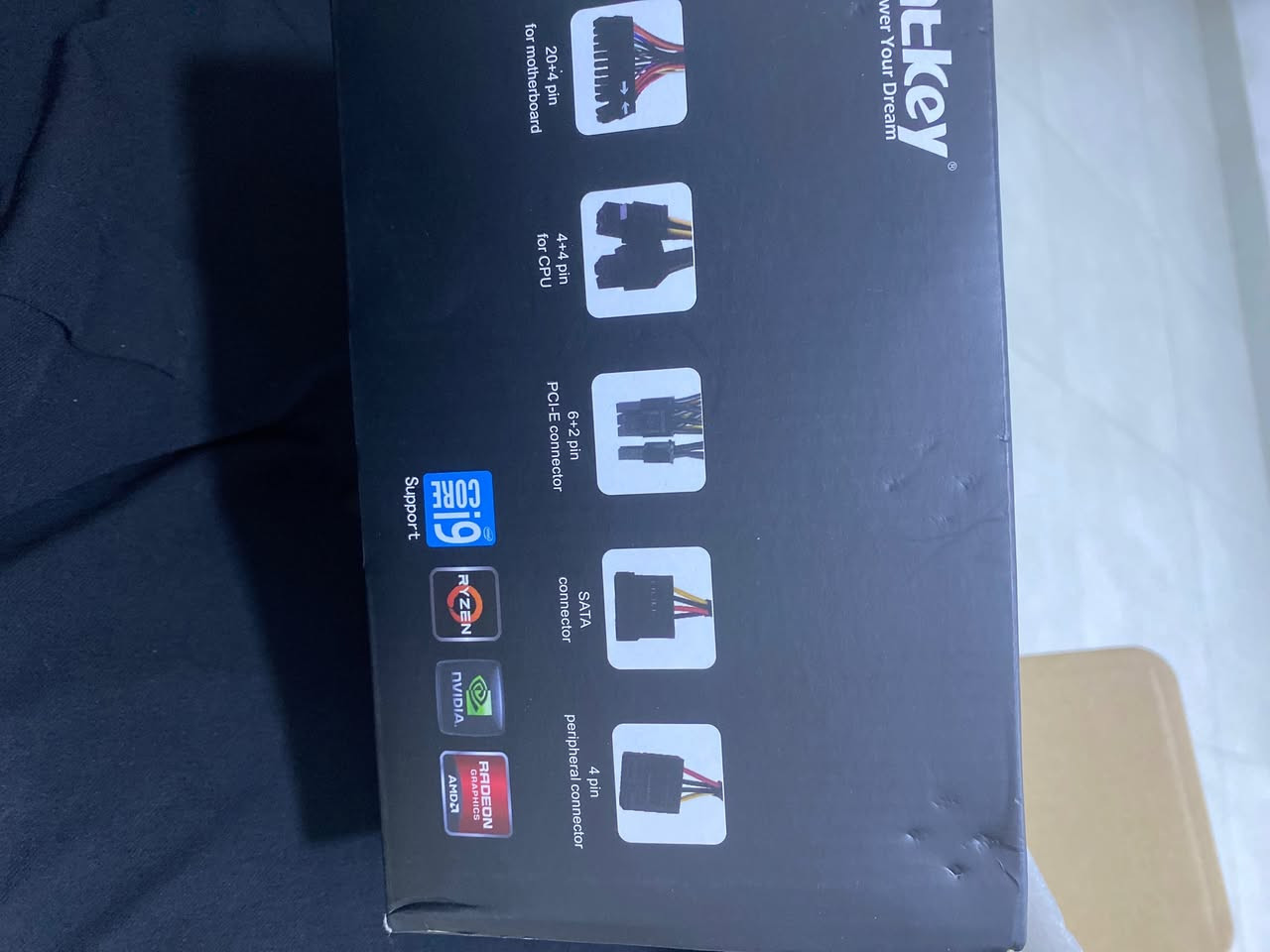 للبيع باور سبلاي 650W جديد حاصل علتصنيف
80 Plus Bronze جديد بكارتونته 

 الباور جديد تماماً، فتحته للتجربة فقط، وما استخدمته.
سبب البيع: زايد عن حاجتي.
السعر: 50 ألف (جديد).
للتواصل: [*********** او راسلني خاص].
