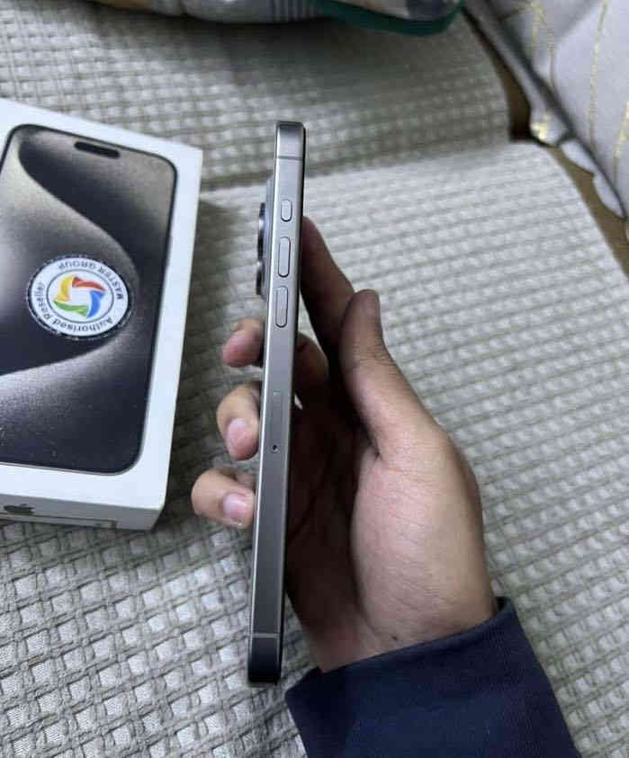 سلام  عليكم.                                                                للبيع 15 برو ماكس ماستر.                                                ذاكرة 256                                                                              اخو الجديد شخط مابي جهاز مال بيت                                بطارية 88 🔋                                                                          السعر 1080 وبي مجال بسيط حگ الجيه                        
***********
