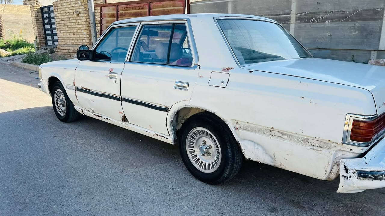 السلام عليكم سياره سوبر للبيع نظيفه رقم سنويه جاهزات السياره بيها طقات خفيفه السعر 18 قويه مكاني البصره ***********
