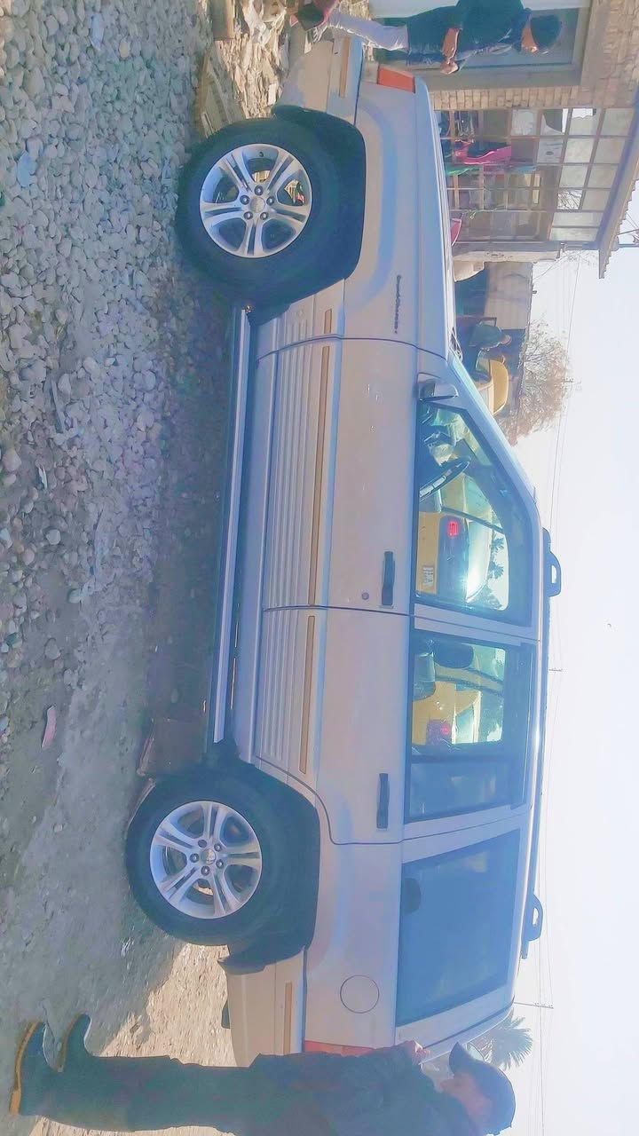 جيب شيروكي موديل ١٩٩٤ كير ومكينه بلاد لاتنقيص ولابخار حداديه 50 % رقم جديد  مكانه الديوانيه ***********
