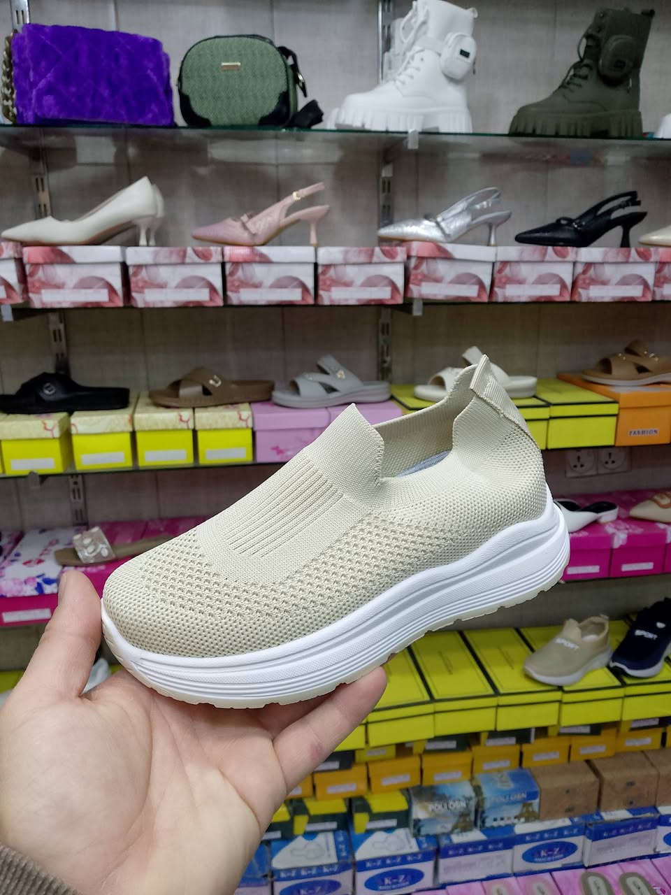 جديد جديد من معرض اميرتي للحقائب والأحذية
بوتينات سكجر قماش سعر فقط 5 الف 

قياسات من 25الى 36 

لون اسود .بيجي.نيلي.رصاصي

يوجد لدينا خدمه توصيل داخل خانقين الفين دينار 

@الجميع


**إذا كنت صاحب هذا الإعلان وتريد حذفه لأي سبب، رجاءا أرسل رسالة إلى الدعم الفني**