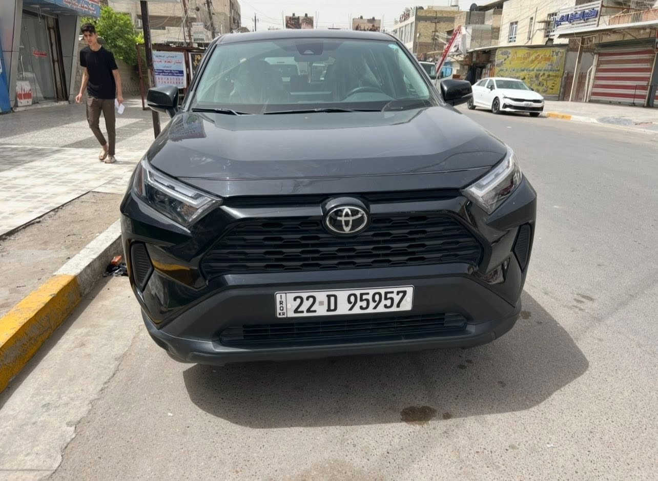 السلام عليكم 
راف فور ٢٠٢٣ le كلين بدون حادث
رقم اربيل لون اسود
محرك ٢٥٠٠
ماشيه ٤٤ الف كم
ثلاث وضعيات قيادة نورمال وسبورت وايكو
شاشه الكترونيه كاميرا وحساسات
كار بلي
فول تحكم ستيرن
نقطه عمياء واشاره بالمري
رادار امامي وخلفي 
تبريد قطعتين
توقف ذاتي 
لايت زينون بلادي
سياره نضيفة جداً 
رقم الموبايل : ***********
