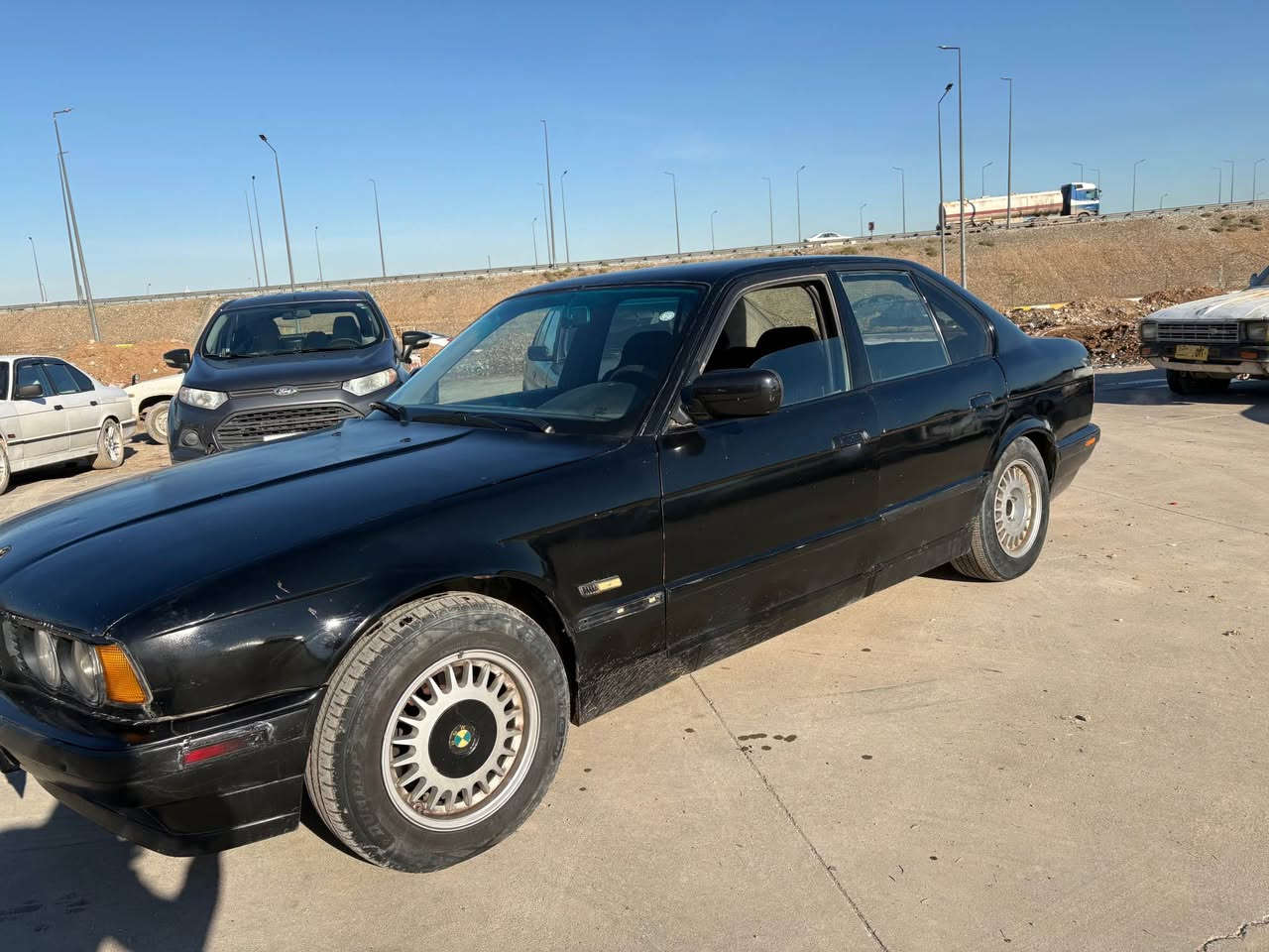 بي ايم موديل ١٩٩٠مه كينه ٥٢٠كيرعادي كيرومه كينه واكسل به شه رته ته قه وره قه به شه رته ته حويل وه كاله به شه رته وه ركه راو به شه رته براوه ي مروري به شه رته بوزانياري زياتر له هه وليره *********** أربيل, العراق
