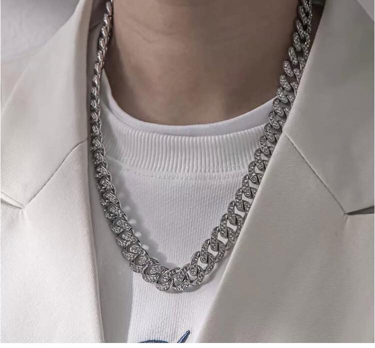 قلادة مرصعه وزن ثقيل وكما في الصور
القطعة 5


**إذا كنت صاحب هذا الإعلان وتريد حذفه لأي سبب، رجاءا أرسل رسالة إلى الدعم الفني**