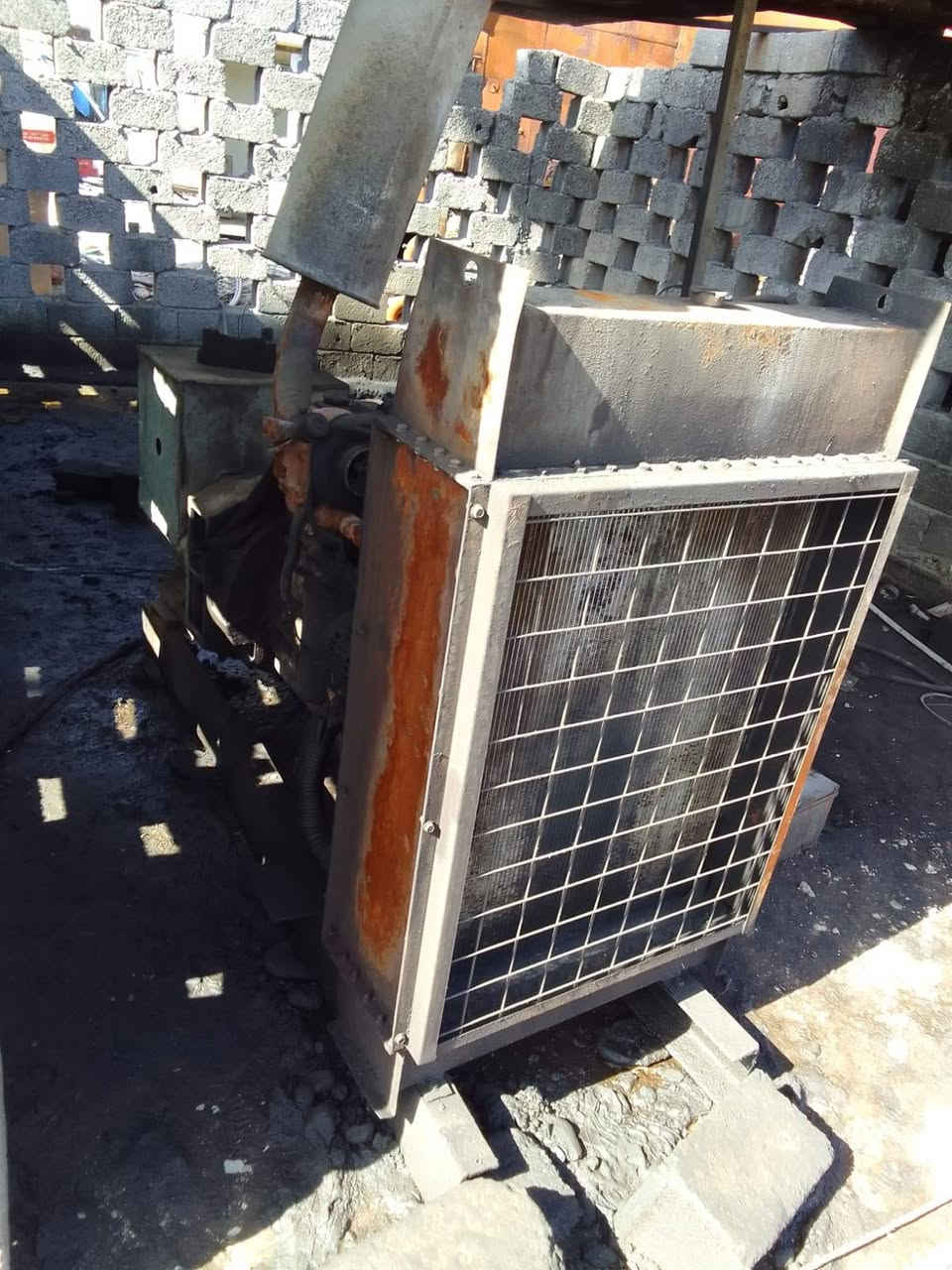 مولد ١٥٠ كيفي كمينز  ٢٤ الف سعر ٢٢ $ يشتغل محرك بي صوت 
جنتر شغل  مكان اربيل ***********
