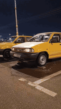 السلام عليكم سايبه مديل 12 رقم كربلاء نكليزي مصفره هيه أو غرامات كير مكينه مكفولات تخم تاير أو تخم أو ياله جدد السياره مصبوغه حزام جمالية مبدل بس دوس أو جاملغ كدام اليسره السياره بيها شاشاه أو كامره أو كامره دش كام أو بصمه سنتر لوك غرفتها جديده سعرها32 أو بيها المشط وا الدرايم شفت الجها اليمنه تعبانات ينزلن من سعرها أو آسف عاله الاطاله 
رقم***********
