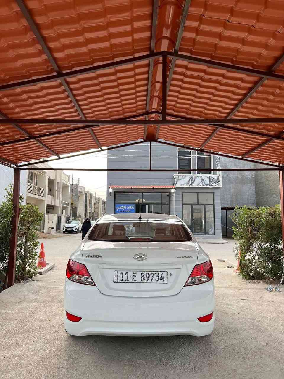 السلام عليكم
اكسنت 2013 خليجي شركة العامة 
مكفولة من التبديل والمعجون والصبغ والبارد 
عدة اصبعين بارد بالجاملغ الامامي فقط 
رقم بغداد الدولي الجديد باسمي السيارة
مكينة 1600 دبل قطرة مكينة وكير خير من الله تبريد ثلج 🧊
بيها طخة بالدوسة مثل ماموضح بالصور 
السعر 108 $
العنوان بغداد / الدورة 
للاستفسار / *********** 📞
