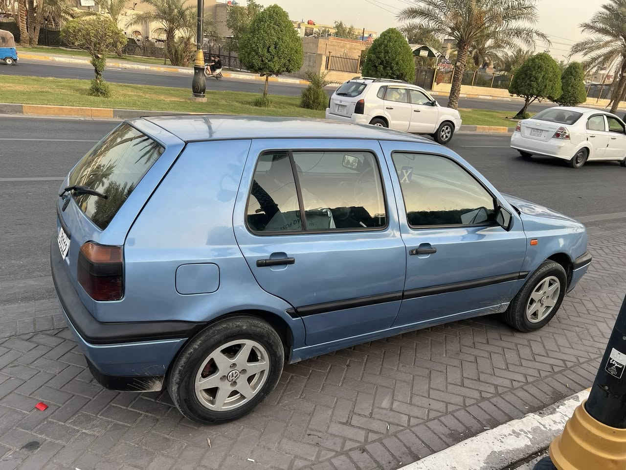 السلام عليكم كولف 1992 رقم بغداد باسمي مكينه 2.0 كير عادي المكينه تنقص مكاني بغداد شارع فلسطين السعر 43 الشراي يتصل ***********
