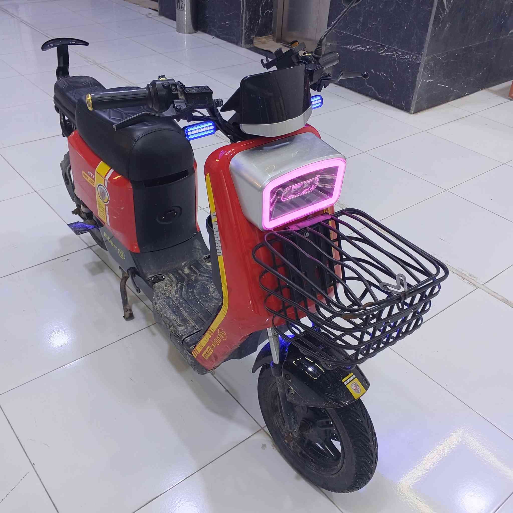 دراجه شحن للبيع ار 7 دراجه بعده جديده سعره 500 الف رقم الهاتف ***********
