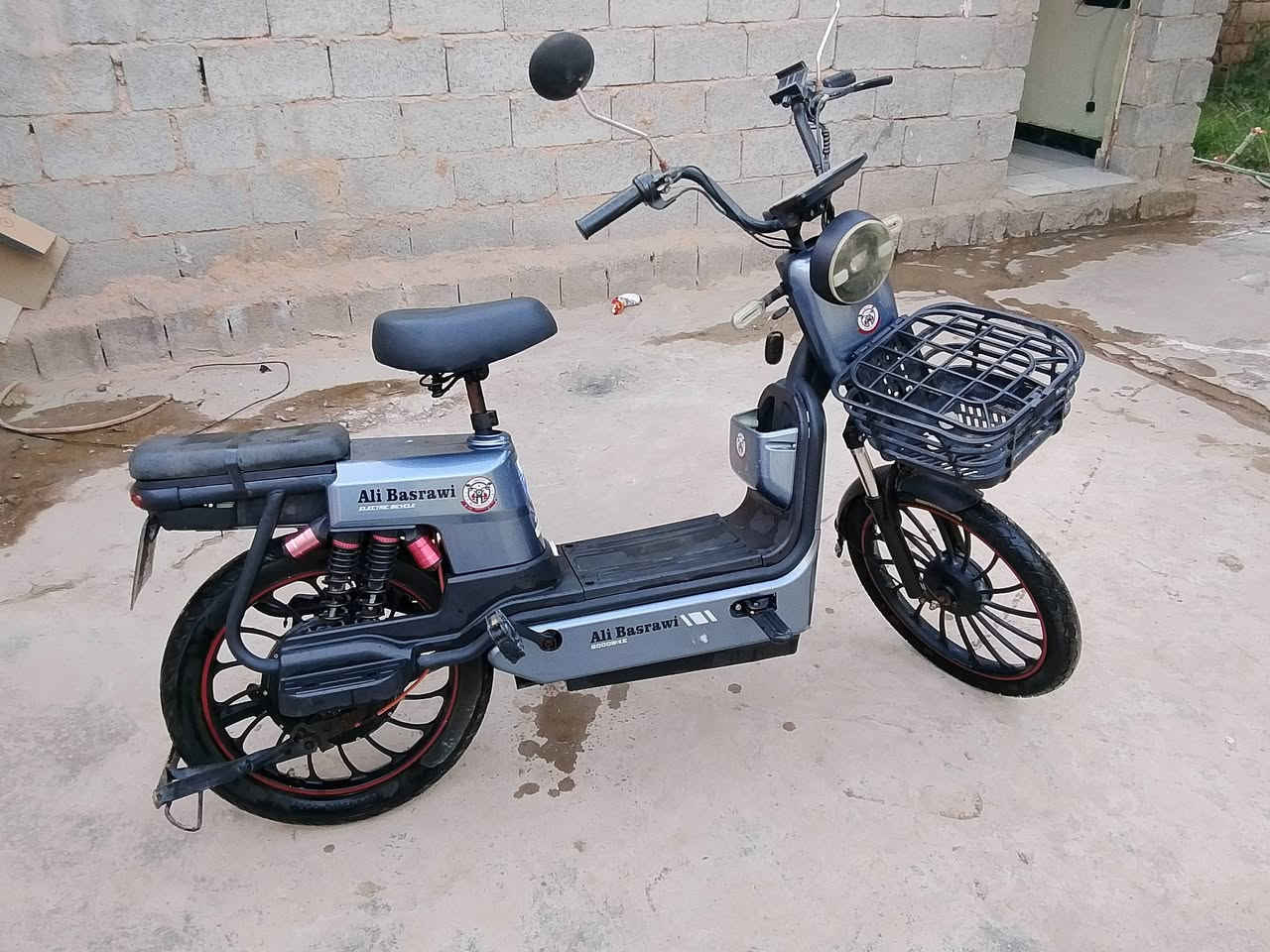 اسلام عليكم دراجة شحن للبيع ٤بطاريات أخو الجديد كاملة مابيه اي نقص سعره ٢٧٥  ألف  وبيها مجال ***********
