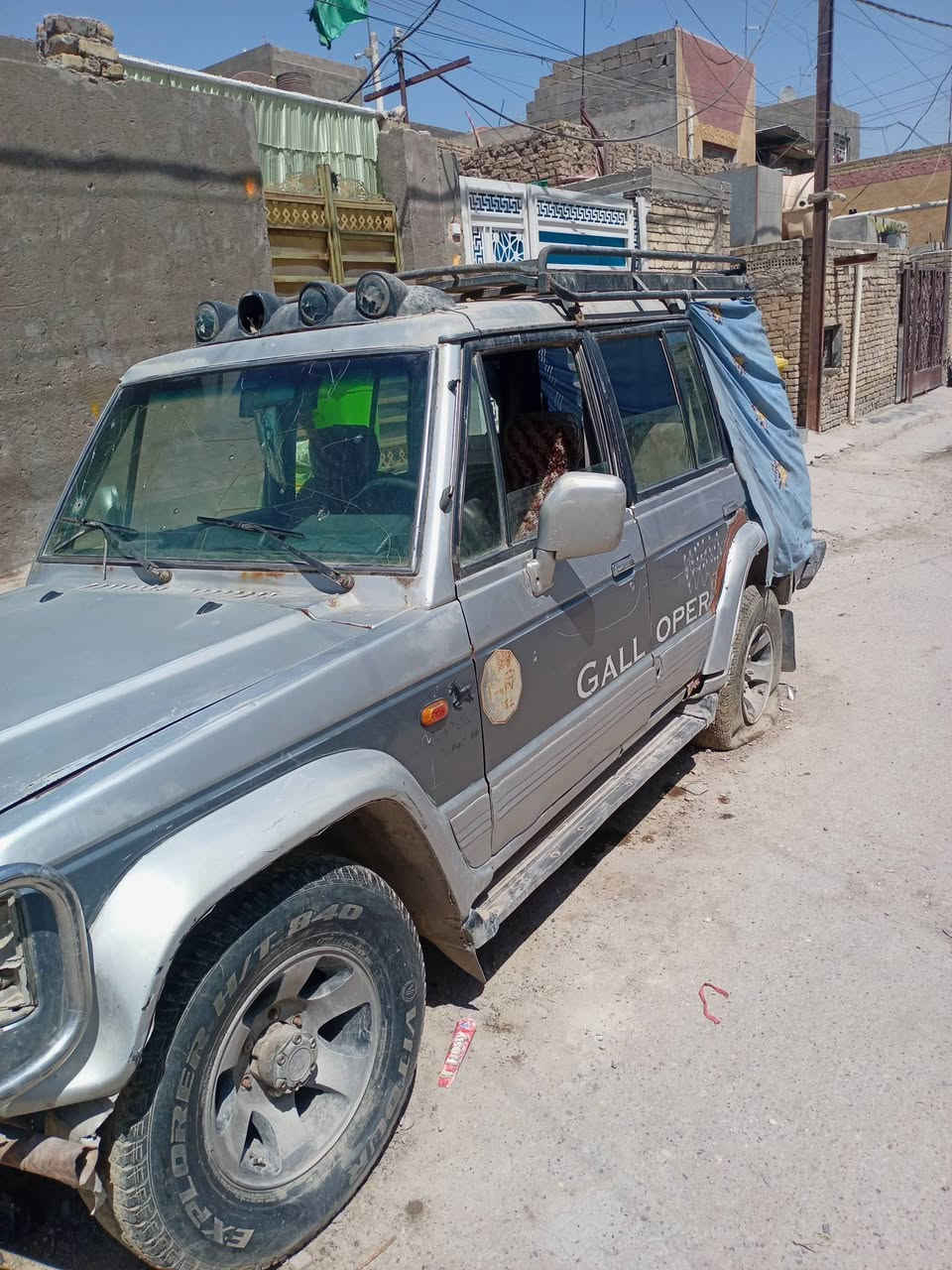 السلام عليكم للبيع كالوبر موديل 1993 محرك بطه كير اوتوماتيك السياره نقص فقط ضفيرة والضفميره موجوده فقص شد  رقم *********** السعر 30
