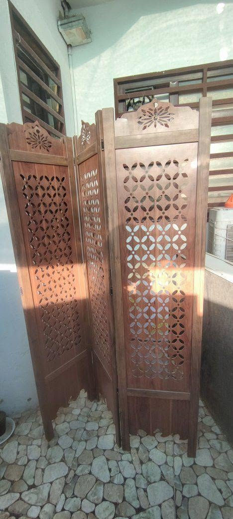 رفوف و ميز و قطعة اعلان و مبردة مع براد
واتس اب فقط *********** كركوك, العراق
