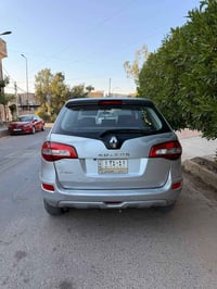 سيارة رينو كوليوس للبيع موديل ٢٠١٣ محرك ٢٥٠٠ ضرر جاملغ وصبغ جاملغ ماشي...