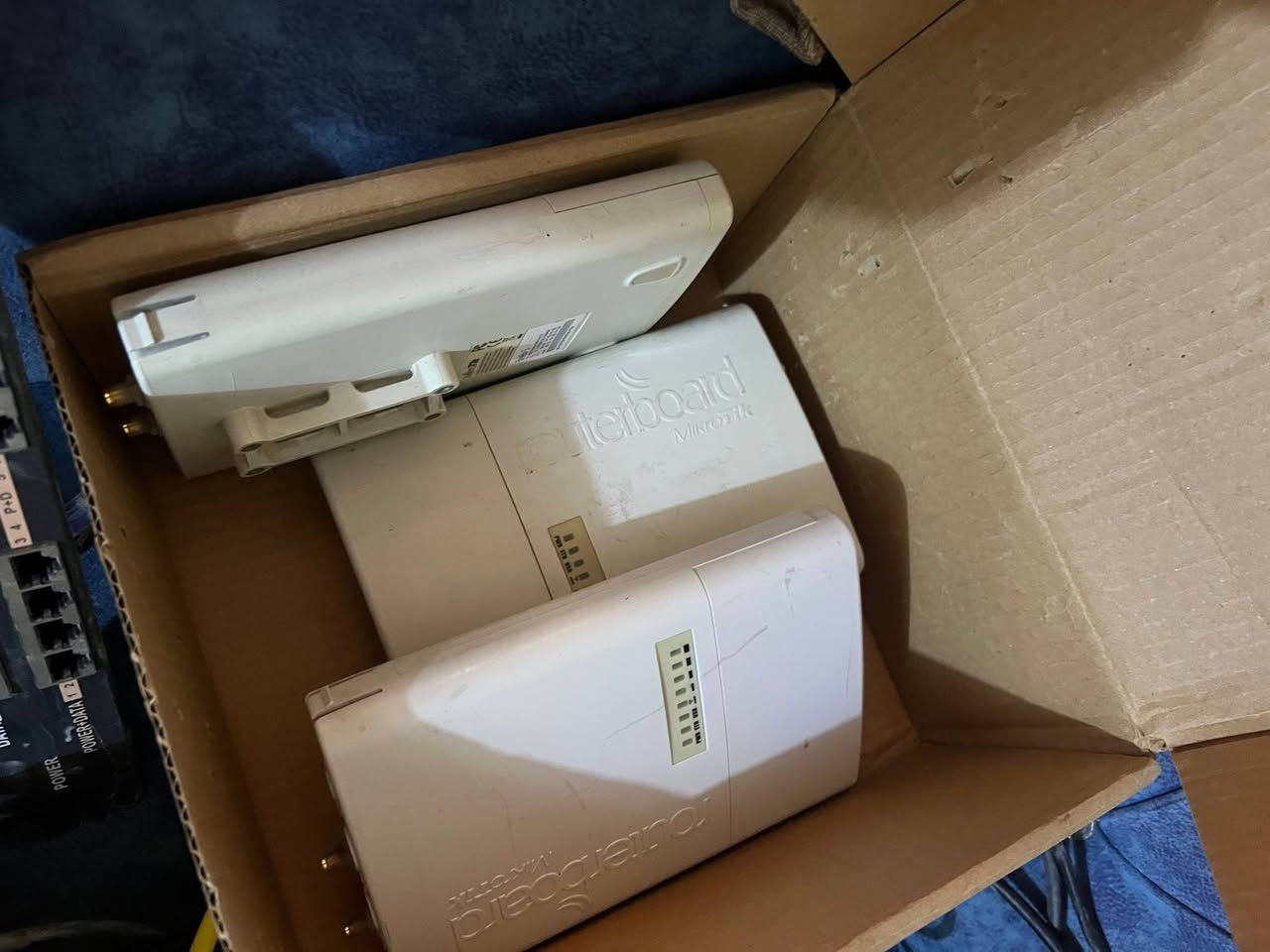 اغراض برج للبيع
دش 30 سعر الزوج 130 الف
سكاتر ubnt 120 سعر السكتر 55 الف
912 سعر القطعه ٣٥ الف
باج بنل كيكا السعر ٢٥ الف
هب سسكو ١٦ بورت السعر ١٥ الف
تحويلة DC 25A السعر ١٥ الف
سيار اصلي السعر ١٥ الف
شاحنة باتري السعر ٣٥ الف
***********
