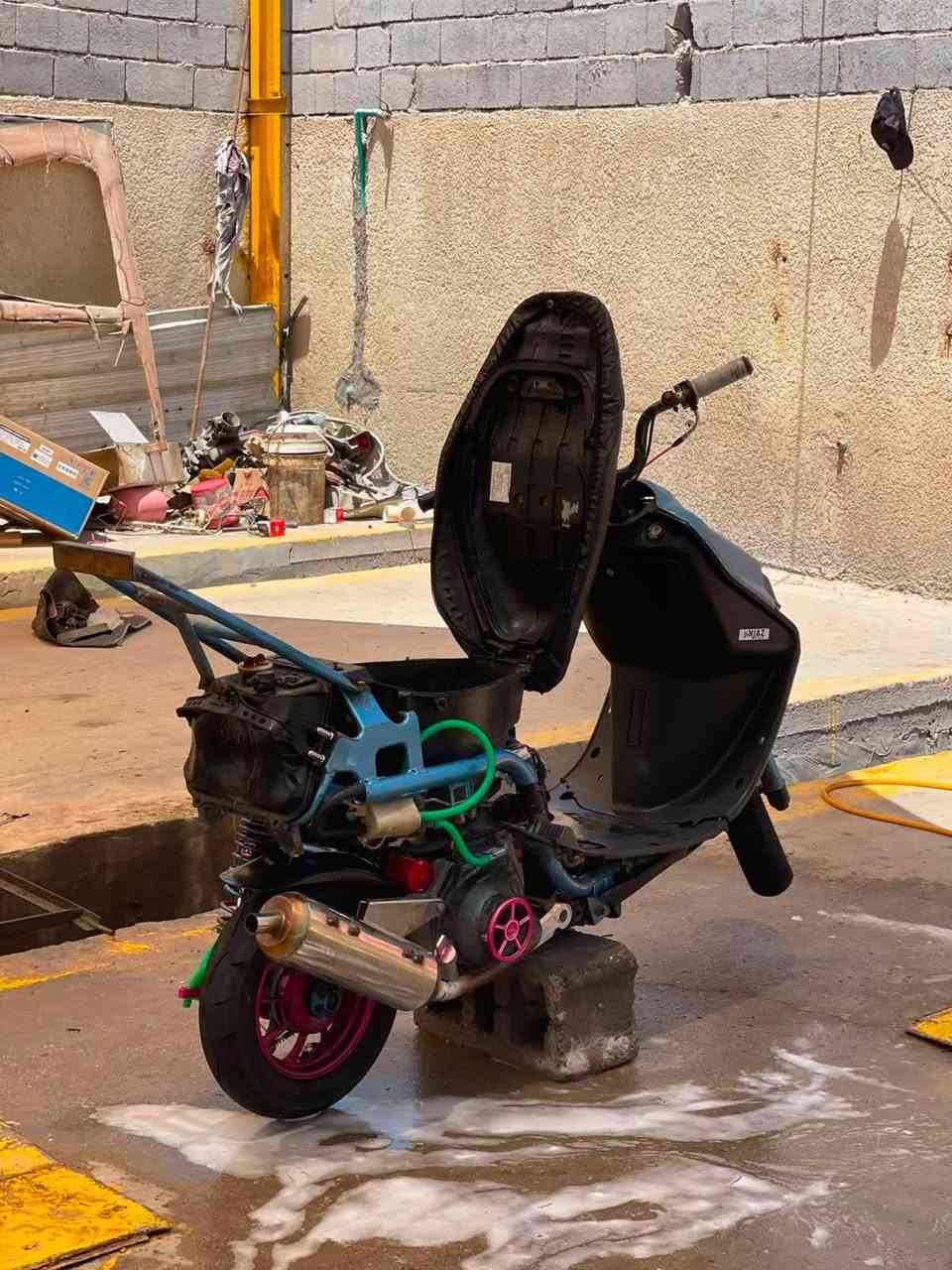 (سلام عليكم)  فراشة مكينة مال ماكس مال لعب
1.وياله رياضي كرزي
2.قبق فلاوين KS
3.قطرة دهنWF
4صالنصة صچمية POWR
5.تعلاكة مال صونداتNCV
6.قطرة دهن اكسل KS
7.كلجات رياضي امامي وخلفي 
8.شيال مكينة  (هايبر) نيكل
!ملاحضة! الدراجة بوشة 55 يعني الشلعة ولمعدل تجي وتشوف بعينك
للتواصل👈🏻***********
السعر 500. وبيهة مجال حك الجية
