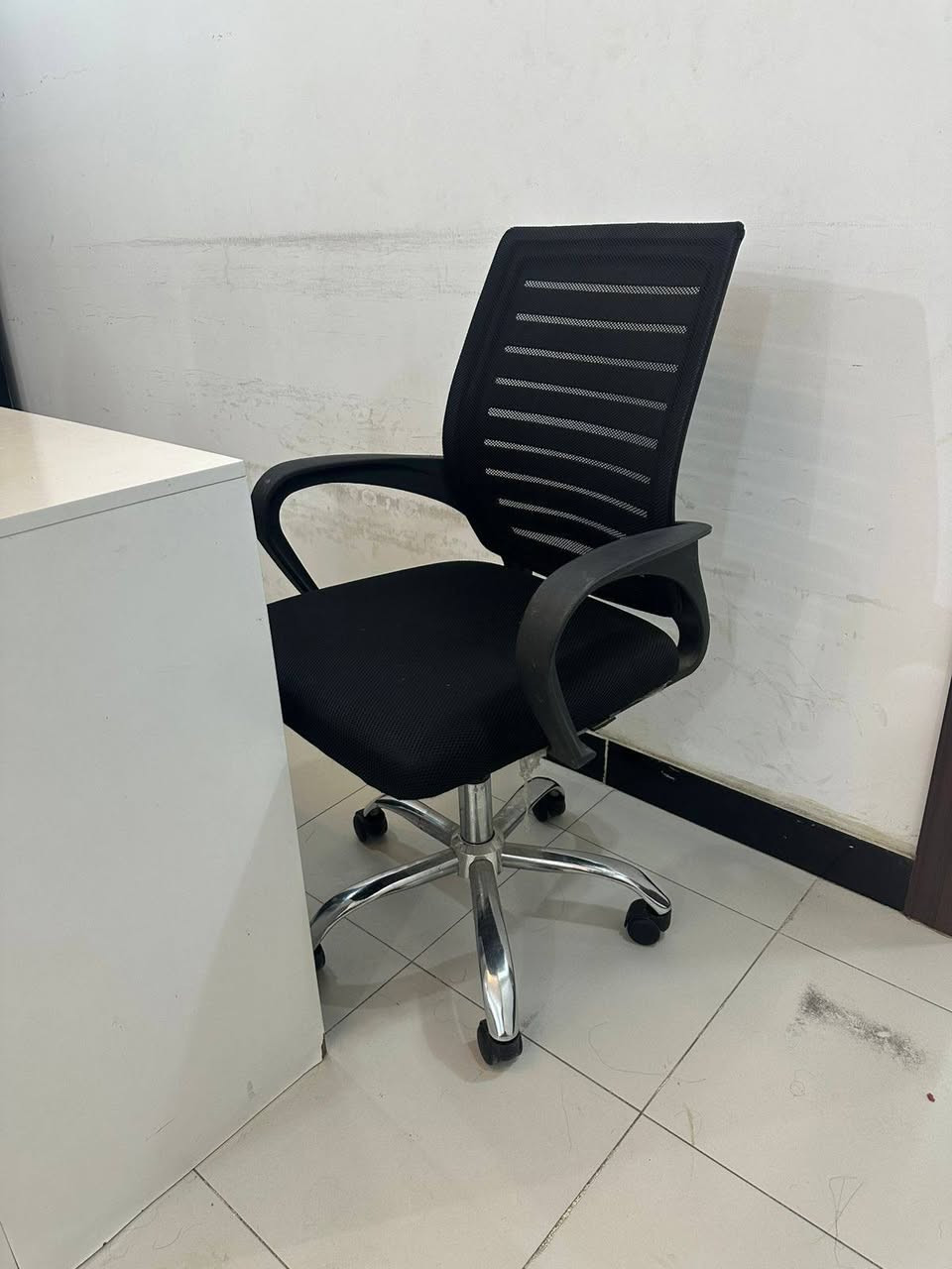 كرسي مع الرسبشن السعر١٥٠الف المكان الحريه قرب مصور عيسه***********
