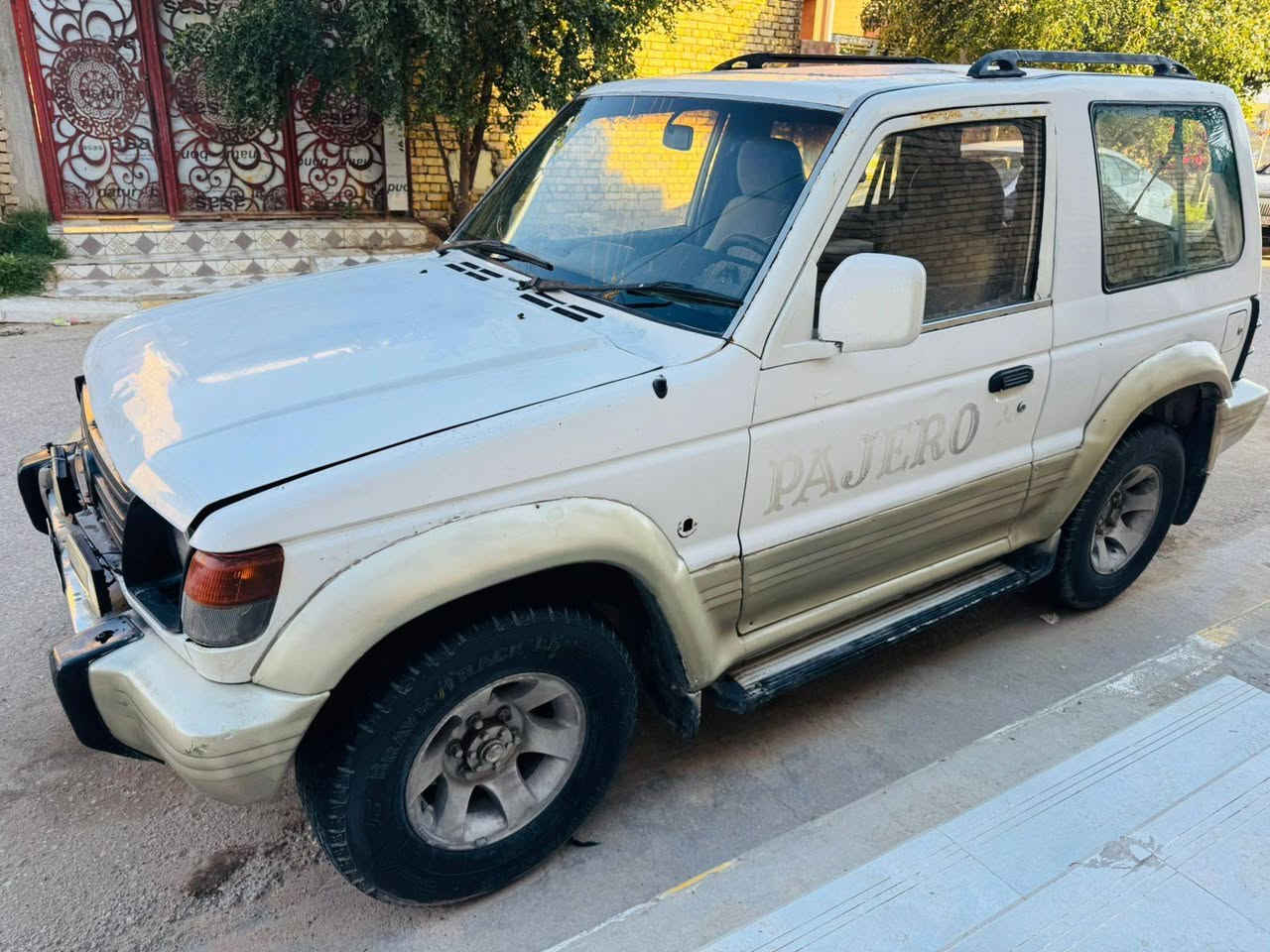 جيب باجيرو تك باب موديل 1994 رقم ذي قار الماني مشروع وطني سنويه لل2029 مداور ثاني يوم
كير ومكينه 2500 مكفولات
طخم تاير ويل كب
كهربائيات كلها تشتغل
حداديه نضيفه
باتري وراديتر وعنبار وبريشر جدد
دواخل نظيفه
ترايك وين ماتريد
مكان السياره الناصريه المركز
السعر 31 وبيه مجال 
للاستفسار ***********
