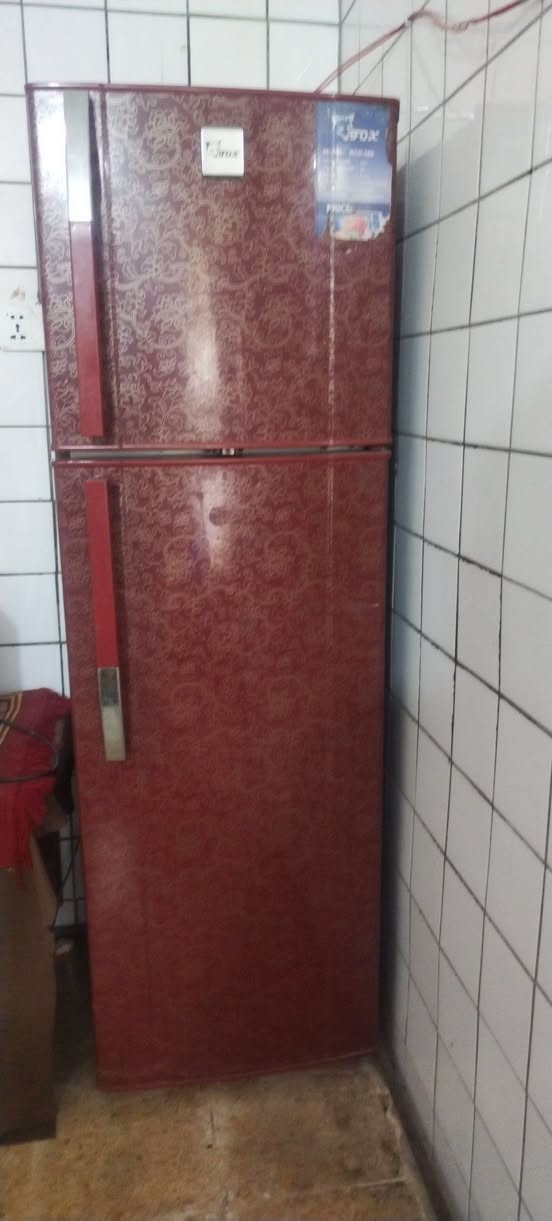 مستعملة نضيفه هذا تجميدهه
كل الزين  السعر ٨٥ وبيهه مجال
مكانهه البياع  
للتواصل  اتصل
***********
