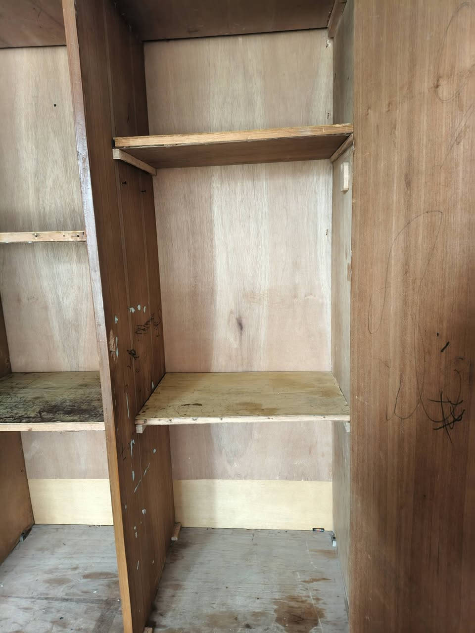 كنتور خشب ثكيل مو سوكي نضيف وجربايه ام نفر للبيع كلمن وسعره شراي يدخل خاص .


**إذا كنت صاحب هذا الإعلان وتريد حذفه لأي سبب، رجاءا أرسل رسالة إلى الدعم الفني**