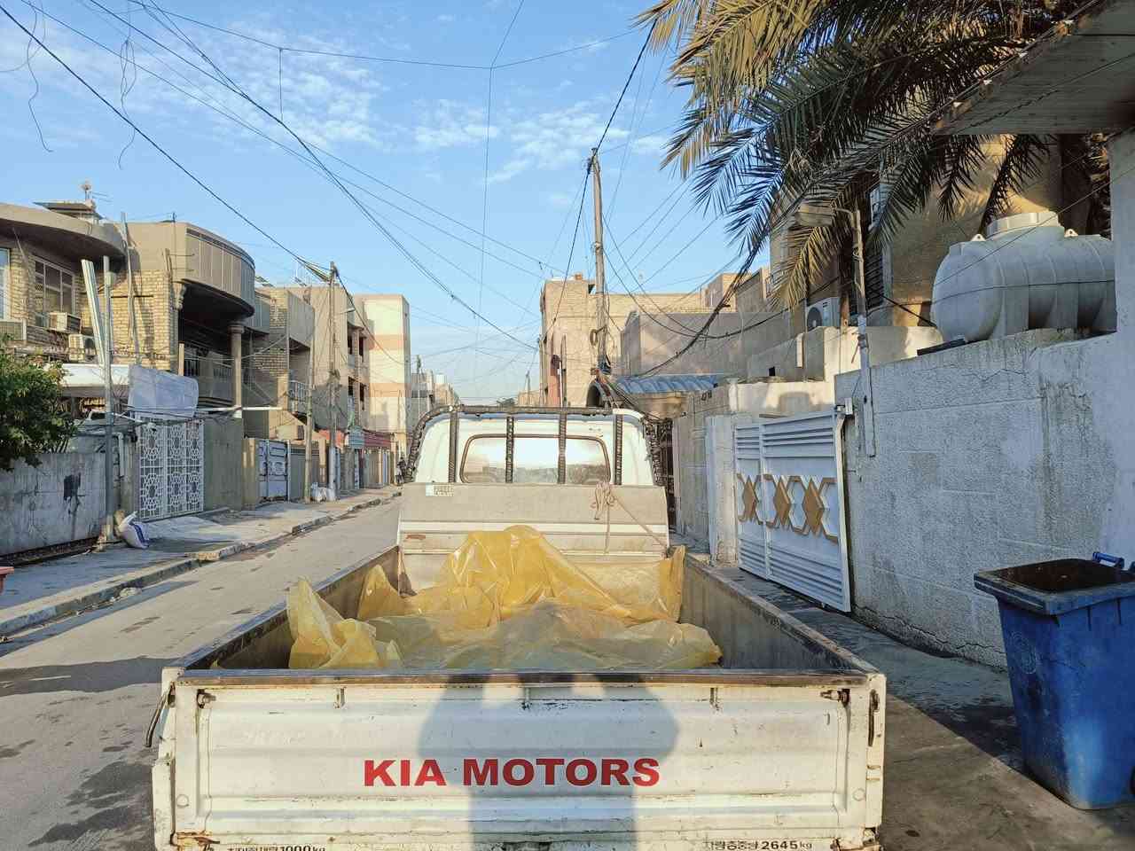 السلام عليكم سياره ام عيون للبيع موديل 2001 ام حاكيه بسمي بلاديه سعر 75 وبيها مجال ***********
