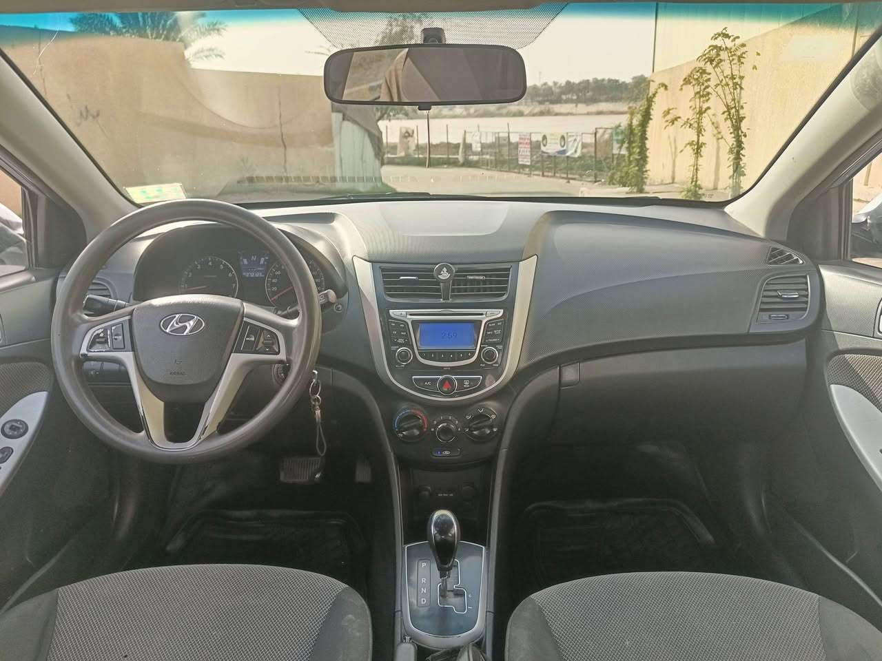 السلام عليكم من رخصت الادمن اكسنت خليجي موديل 2014 مكينية ١٦٠٠دوش سيارة جاهزة بية صفحة صبغ بدون دواخل وباب مبدلة بلادية نفس اللون مكان السيارة بغداد الكريعات السعر ٨٥ وبية مجال للشراي رقمي للتواصل ***********
