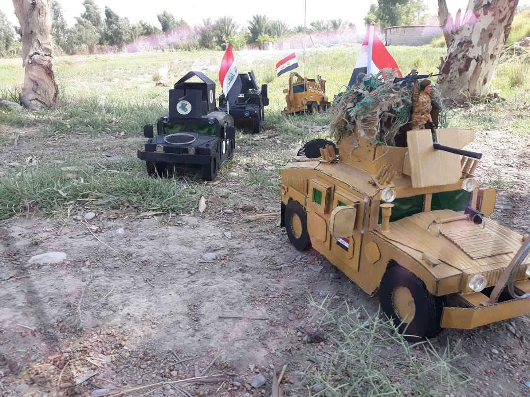 سلام عليكم
اني صاحب هواية اصنع مجسمات عسكرية مصغرة من كارتون اللي يريد يدلل هذا رقمي وبي واتساب ***********
