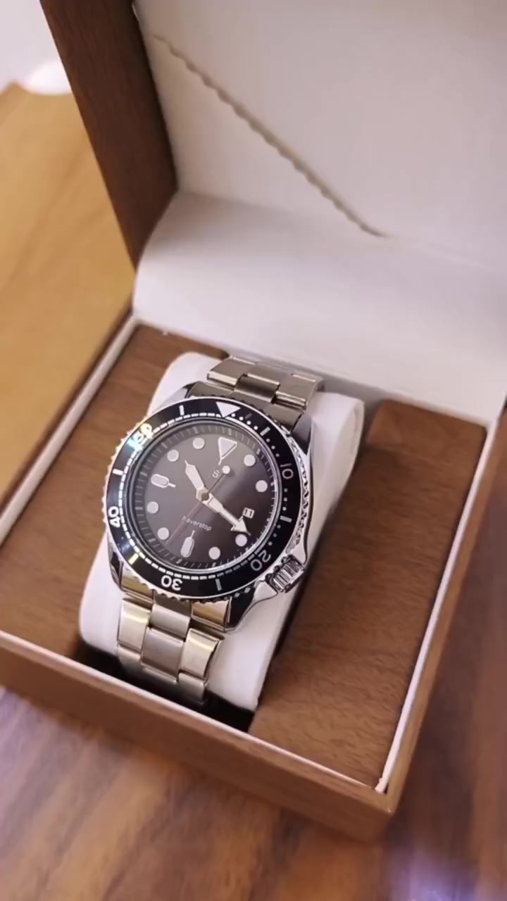 ساعة من وكالة Neverstop رنك دوار اميل لمنوس مضيه بلكامل وزن ثقيل دبل سير مثل ما موضح بل صوره اصلي وكالة شرط


**إذا كنت صاحب هذا الإعلان وتريد حذفه لأي سبب، رجاءا أرسل رسالة إلى الدعم الفني**