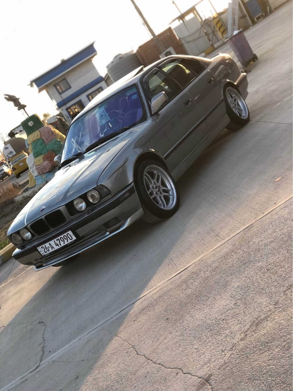 بيهيم مؤديل1991سةيارةكة 525جة مةكينةي كةبسة كيرحادية كيرومةكةينةو تةقةو رةقةي بةشةرت سةيارةكة رةقةم سلاحةدينة بةناوي خؤمانة وةكالةو بةناو كردن بةشةرت سةيارةكة بي ليدانة دةحامي لؤدةحامي بةشةرت سةيارةكة سةقف موس نية بةلةم بةموس دةيفرؤشم وةك ليدانو براو ئةو شتاني نية رةقةموسةنةًي نوية سةنةوي بلاستيكة سةنةوي تاوةكو 2030نوية هةزةي نوية ياني بةكورتي سةيارةكة نةقوستاني نية بةنزبةت سةحري 48وةرةقةو مةحامةلةكي برايةنة زماري وةتساب فايبةر ***********سةيارةكة لةهةوليرة أربيل, العراق
