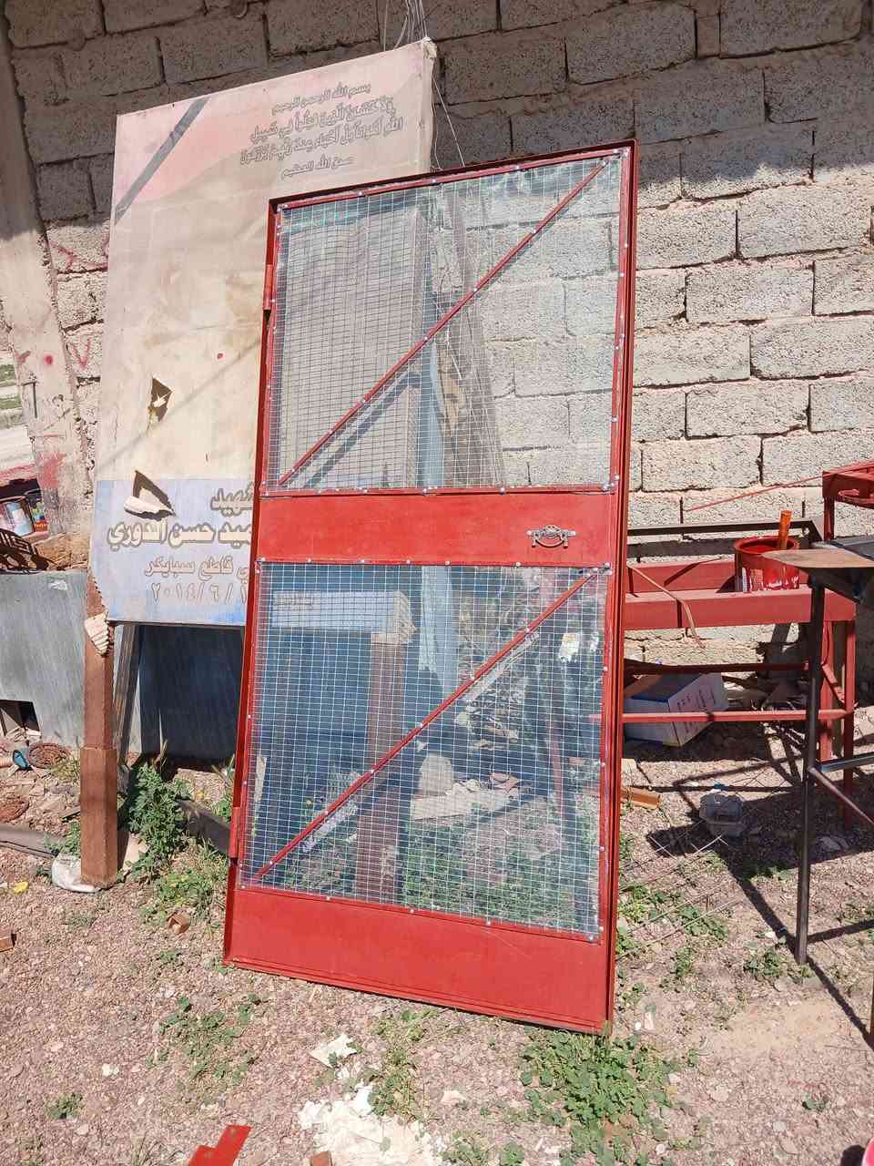نشتغل جميع انواع لحداده بوب شبابيك سقايف مراجيح محجلات اقفاص وميوزه مبرده واي شي يخص لحداده وتوجد ايضا حداده متنقله خابر ودلل، ***********
