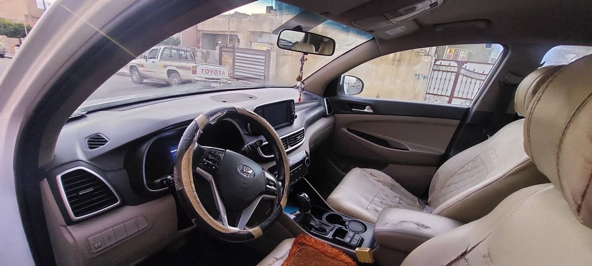 سياره توسان 2020 للبيع 
سياره جاهزه بس طغه بسيطه بيه من وره  باين ب صوره .
سنويه لحد نهايه سنه ٢٠٣٠ هزه كامله 
شرط التحويل 
المكان الحمدانية/قرةقوش 
للاستفسار الاتصال الرقم التالي 
***********
