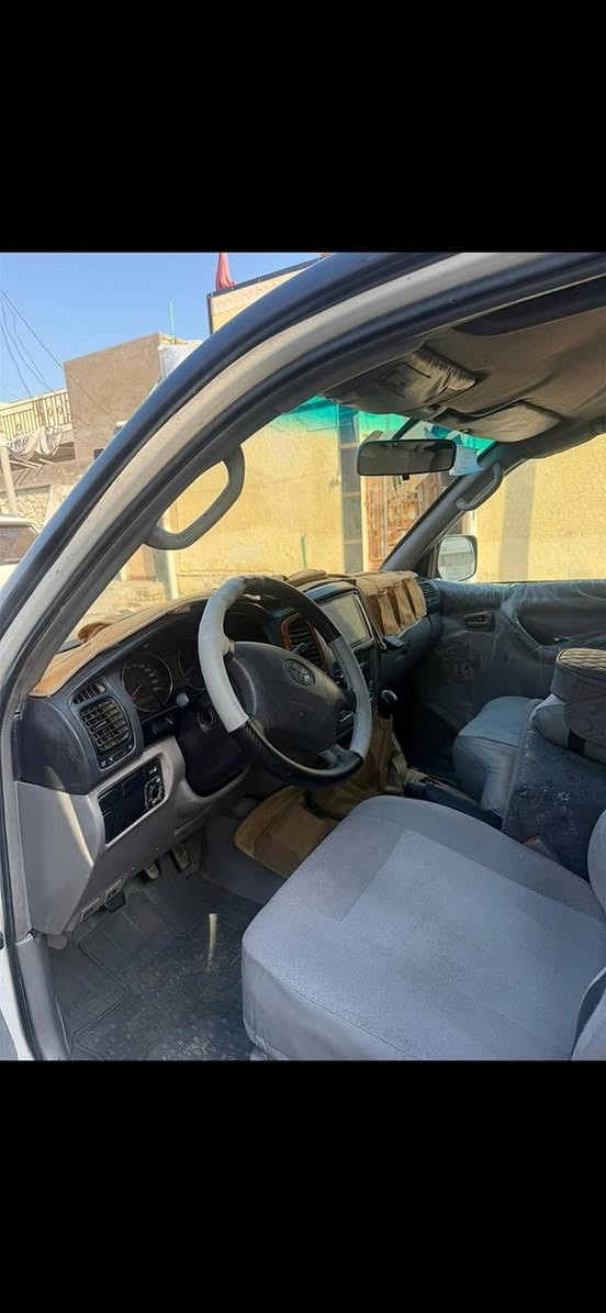 السلام عليكم
تويوتا لاندكروزر 
موديل 2004  أصل 
مزاد وزارة الداخلية تترقم محافظة صلاح الدين 

السياره  جاهزة شرط مكينه وكير وحداديه وتخم تاير بالون 
علما ان اللون الأصلي ابيض 
ومصبوغه صبغ عام اسود
السعر 85 وبيهة مجال
المكان السماوه المركز
مكلف بالنشر اتصل عل رقم 
***********
***********
