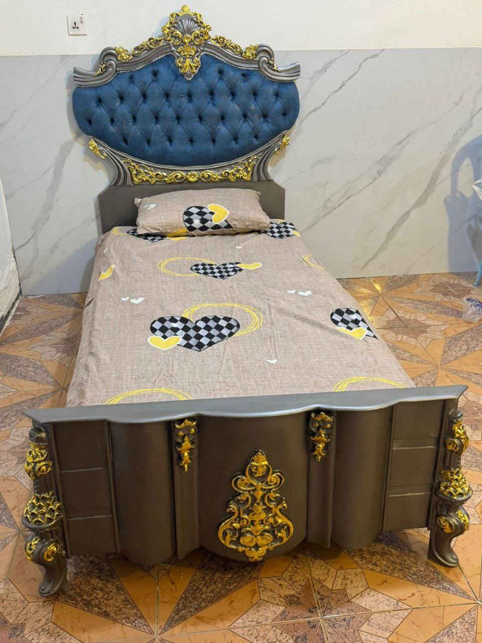 سرير زان مصري جديد بلتغليف طلاء حراري الطول مترين والعرض ١٢٠

سعر 275الف
مع توصيل جميع محافظات كميه محدوده الصاجي بس قطعتين باقي


**إذا كنت صاحب هذا الإعلان وتريد حذفه لأي سبب، رجاءا أرسل رسالة إلى الدعم الفني**