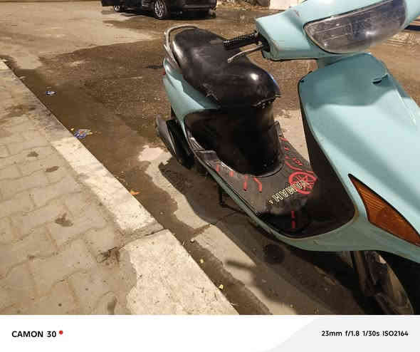 سلام عليكم دراجه للبيع فراشه ابدل فقط بستم نكره سلف دراجه جديده 375 العنوان اربع  رقم الهاتف *********** فقط واتساب
