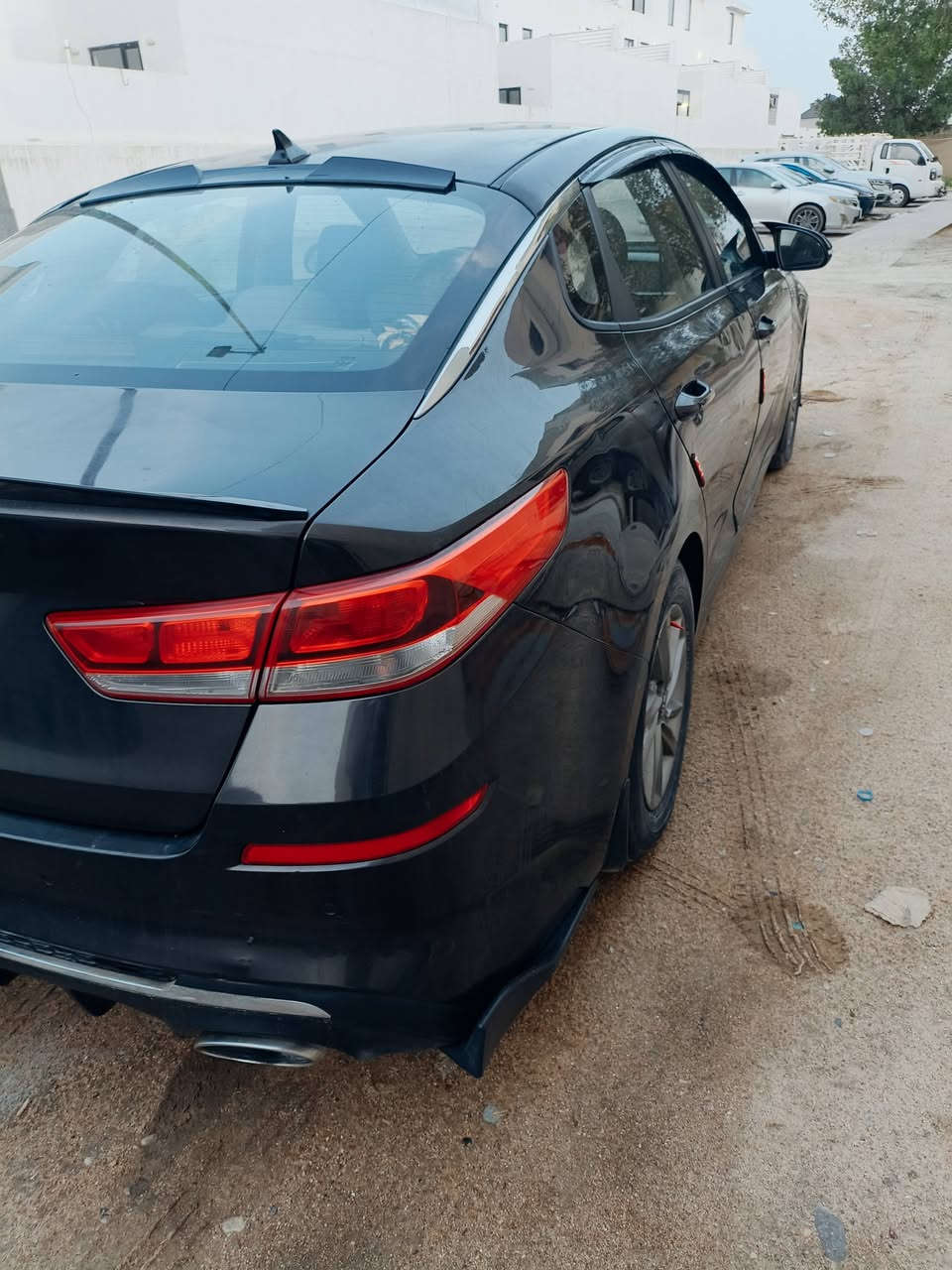 السلام عليكم كل عام وانتم بخيرمن رخصة الادمن كيا اوبتيما موديل 19خليجيه كويتيه قطع غيارياباني استخدام للدوام بصرة بغداد ماشيه 254كم محرك 2000 جديددهن اصلي كيرجديد بيه شخط بصفحه عكس السايق اثرستوته مامبين كلش باردخشم البنيد ويم الايت باردودايرصبغ.شويه ماعابرمالون وي شبرمن الباب فقط فول مواصفات ماعدا البصمه والفتحه حساسات امامي خلفي لايت زنون اشاري بالمري شفط دك جرس ب120 كم تبنيه ترحيب مكان السيارة بصرة السعر160 بيه مجال قليل السنويه انتهت هذا الشهرباسم شركه تريدتحويل تريدوكاله الاتصال اووتساب *********** عذرا عالاطاله بيه هواي مواصفات
