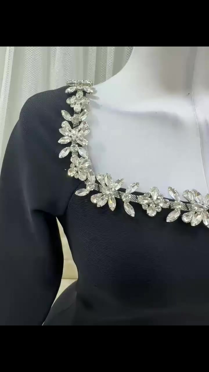 جمال ونزاكة الفستان يم جكليته وبس وب اسعار تنافسيه يتوفر توصيل لجميع المحافظات للحجز التواصل على الخاص


**إذا كنت صاحب هذا الإعلان وتريد حذفه لأي سبب، رجاءا أرسل رسالة إلى الدعم الفني**