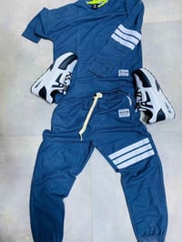 بس 10.000 قياسات L.M يوجد توصيل لكل العراق  07777799513