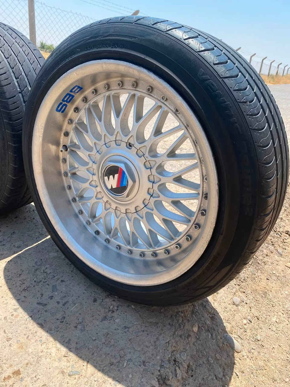 الله يساعدهم الإعزاز )ويل BBS تو ساز حجم 17 .  4 ستد للبيع او مراوس حسب الإقناعه )شرط كلهن طگ فلينه بس واحد بي تصليح خفيف والتواير شوفت عينك نضافتهن (السعر 550 الف)والشراي يشلع عـيـوني وانه خادم لكم (مكان صلاح الدين قضاء فلكت الفرسان)استفسار (***********)
