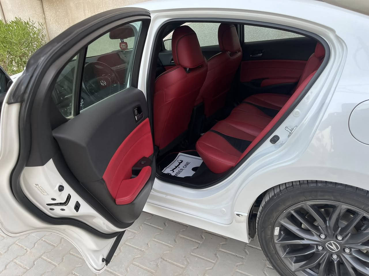 السلام عليكم ورحمة الله وبركاته
اكيورا ilx 2021  للبيع 
السياره فول  ما بيها شي 
محرك 2400 تنفس طبيعي
تبريد 100%
السياره رايده 140$
بيها مجال  
السياره معوقين للعلم بقيلها سنه ونص وتتحول 
ويحتاج لها شويه ترتيب


**إذا كنت صاحب هذا الإعلان وتريد حذفه لأي سبب، رجاءا أرسل رسالة إلى الدعم الفني**