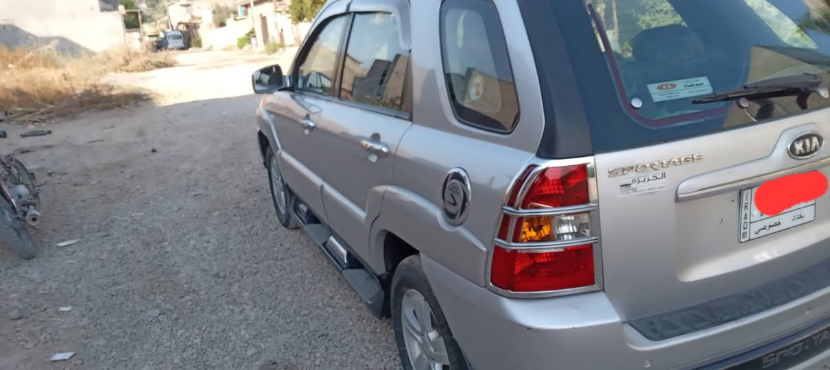 سبورتج ٢٠٠٩ كوري
مكفوله 

لا ضربه ولا صبغ كير

مكينه خير من الله تبريد صدر كله مكفول اوتو ماتيك السياره احلا من الصور تجي وشوف بعينك مكان السيارة ديالى بعقوبة 

سعر  مناسب بيها مجال للشراي 

رقم الهاتف ***********
