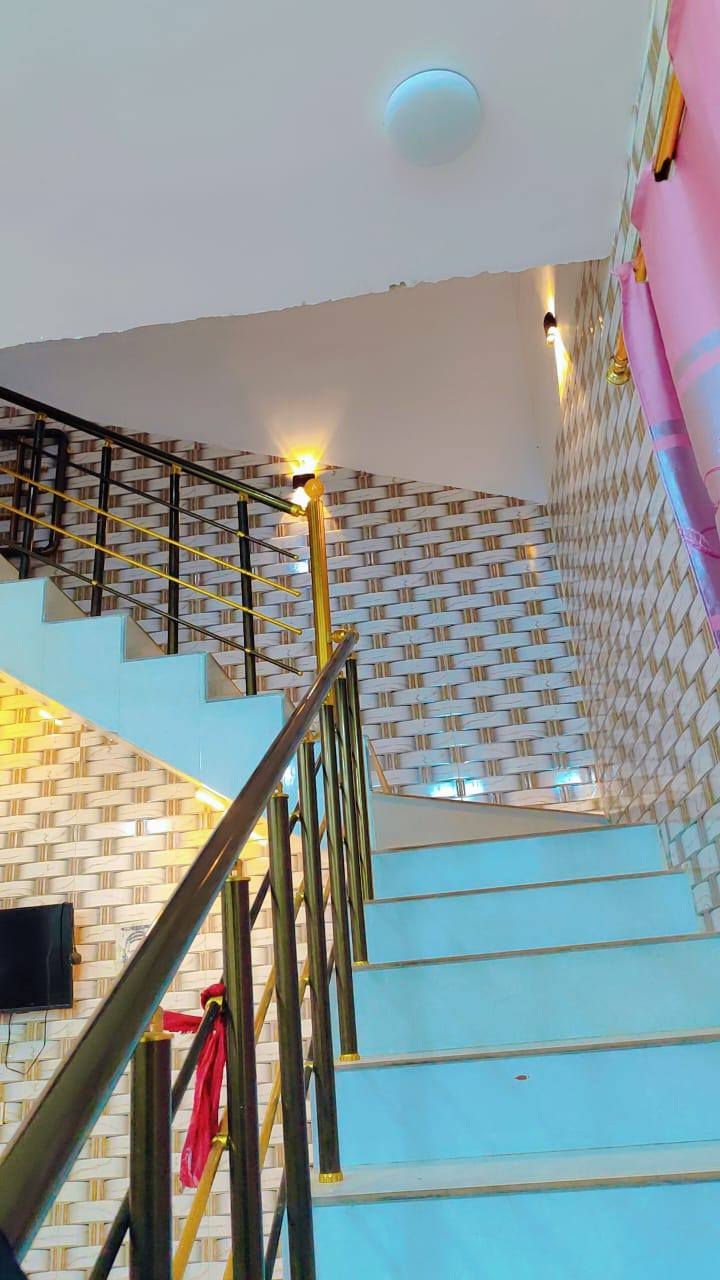 🏡 بيت للبيع – فرصة مميزة
📐 المساحة: 130 متر

🏗 البناء: حديث – درجة أولى

🧱 الهيكل: صب سقف وأرضية

🏢 عدد الطوابق: طابقين يحتوي على ثلاث غرف وصالتين واستقبال ومطبغ

📍 الموقع: بالحولي – ركن وعلى ساحة فارغة (موقع مميز جداً)

مقابل بيت ابو ذياب الفيتر

📞 للاستفسار والاتصال:***********
