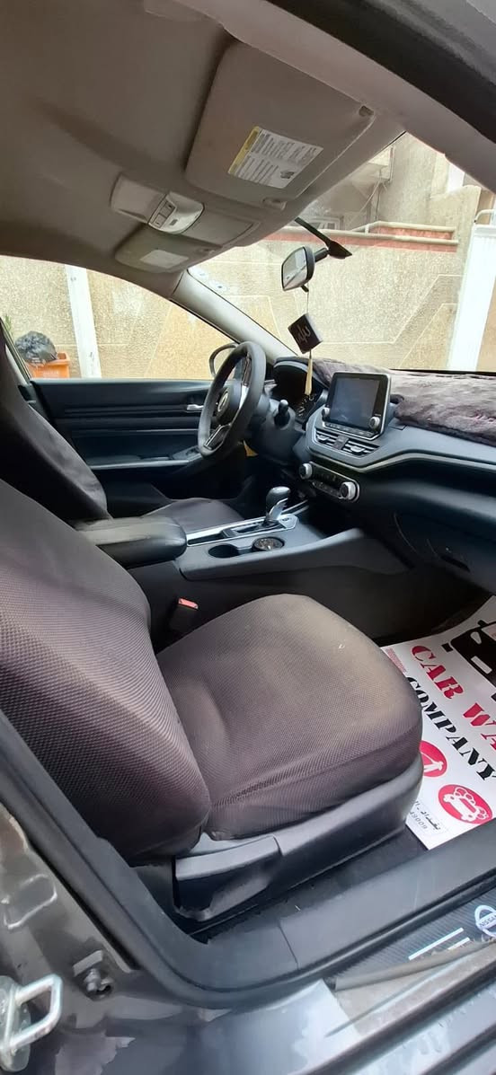 سلام عليكم اليتما نيسان موديل ٢٠٢٠ سياره كاملة من كل شيء ادامه عليها رقم شمالي مكانها بغداد الحريه سعرها ١٣٥ وبيها مجال ‭٠٧٧٣ ١١٨ ٥١٣١‬
