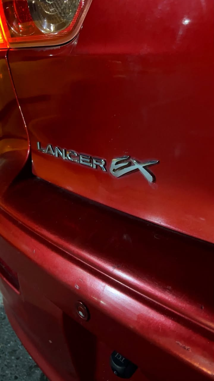 مسيوبوشي لانسر قرش رياضي موديل 2008 خليجي على وضع الشركه كفاله عامه عدا جاملغ صبغ طخه خفيفه وبيهه ملاحضات بيهه جراد سياره خير من الله فتحه سقف سلايد روف بلوجكتر حساس حسب فره الاستيرن منضومه زنون شاشه كبيره كامره دواره سياره نضيفه ومتعرب عليهه وبيهه سونار رقم اربيل تحويل بشرط نصبتهه ورزانتهه خير من الله كير مكينه صدر تبريد خير من الله بلاد السياره على وضع الشركه السعر جداً مناسب 85 ورقه وبيهه مجال بيع او مراوس حسب القناعه للاستفسار اكثر *********** بغداد الاعضميه
