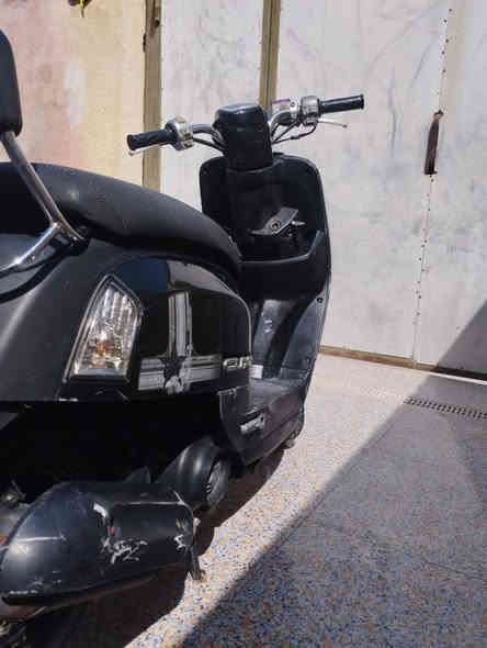 سلام عليكم دراجه بوليس ربمه ما مفتوحه بلاد كهربائي كلهه شغاله  بوشه 49 الدراجه ما ناقصه اي شي 
السعر 900وبيه مجال مكان الفاو  . سبب البيع معتاز
***********
