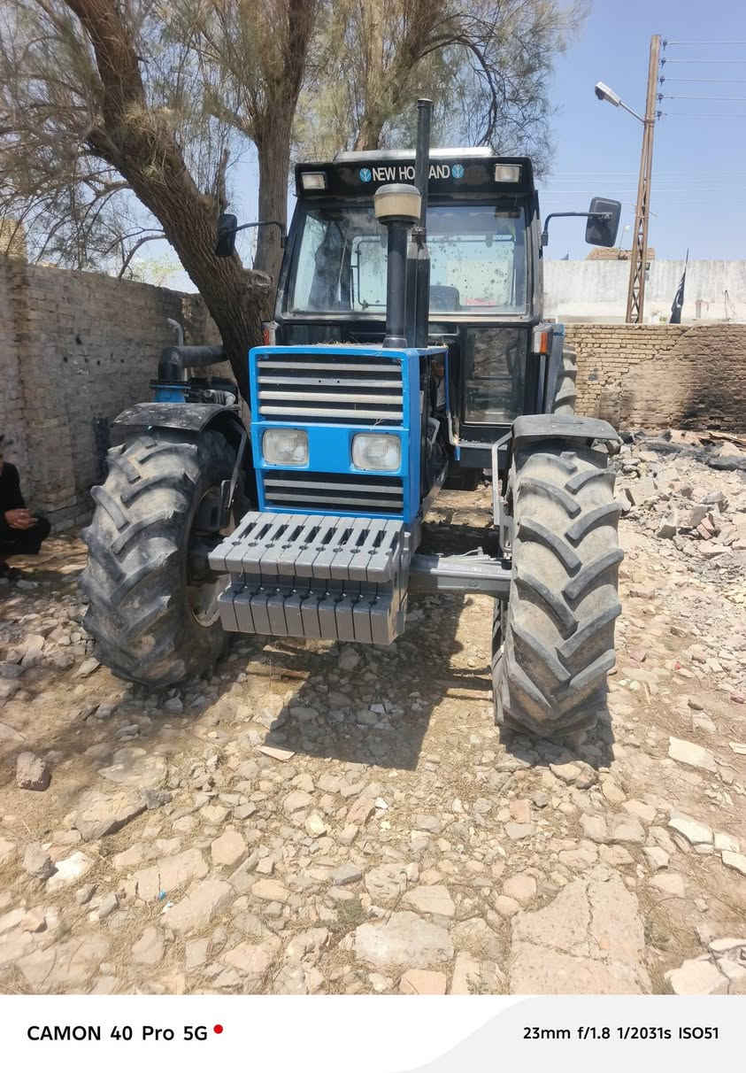 سلام عليكم مكينه افيات. حجم 110 موديل 2002 منفيس 
شرط علا شركه ما مفتوح برغي بيها معا فدان رباعي حجم 12
سعر 42 بيه مجال شويه العنوان ميسان  ***********
