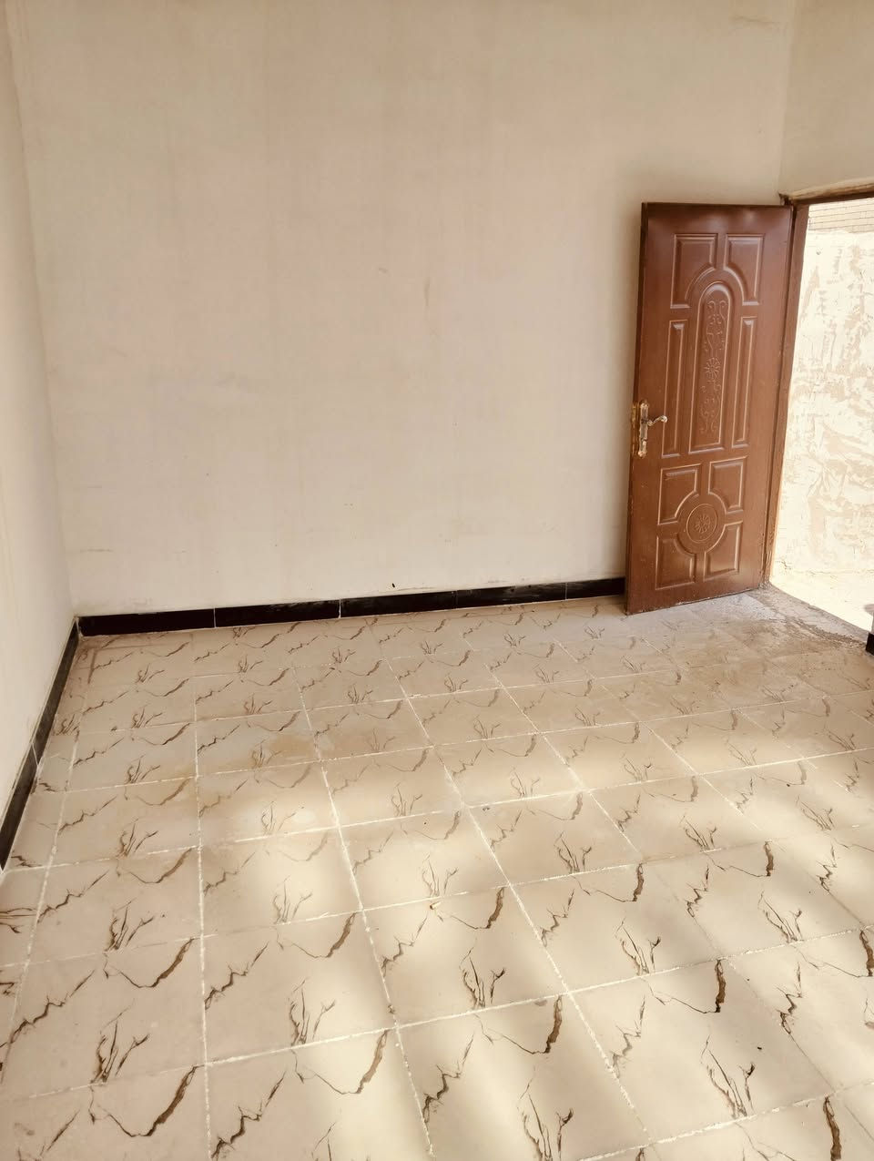 سلام عليكم دار البيع 50تر ركن شارع15منطق58غرغه وصله ومطبخ وتخاريج وغرفه فوك ***********حي نداء
