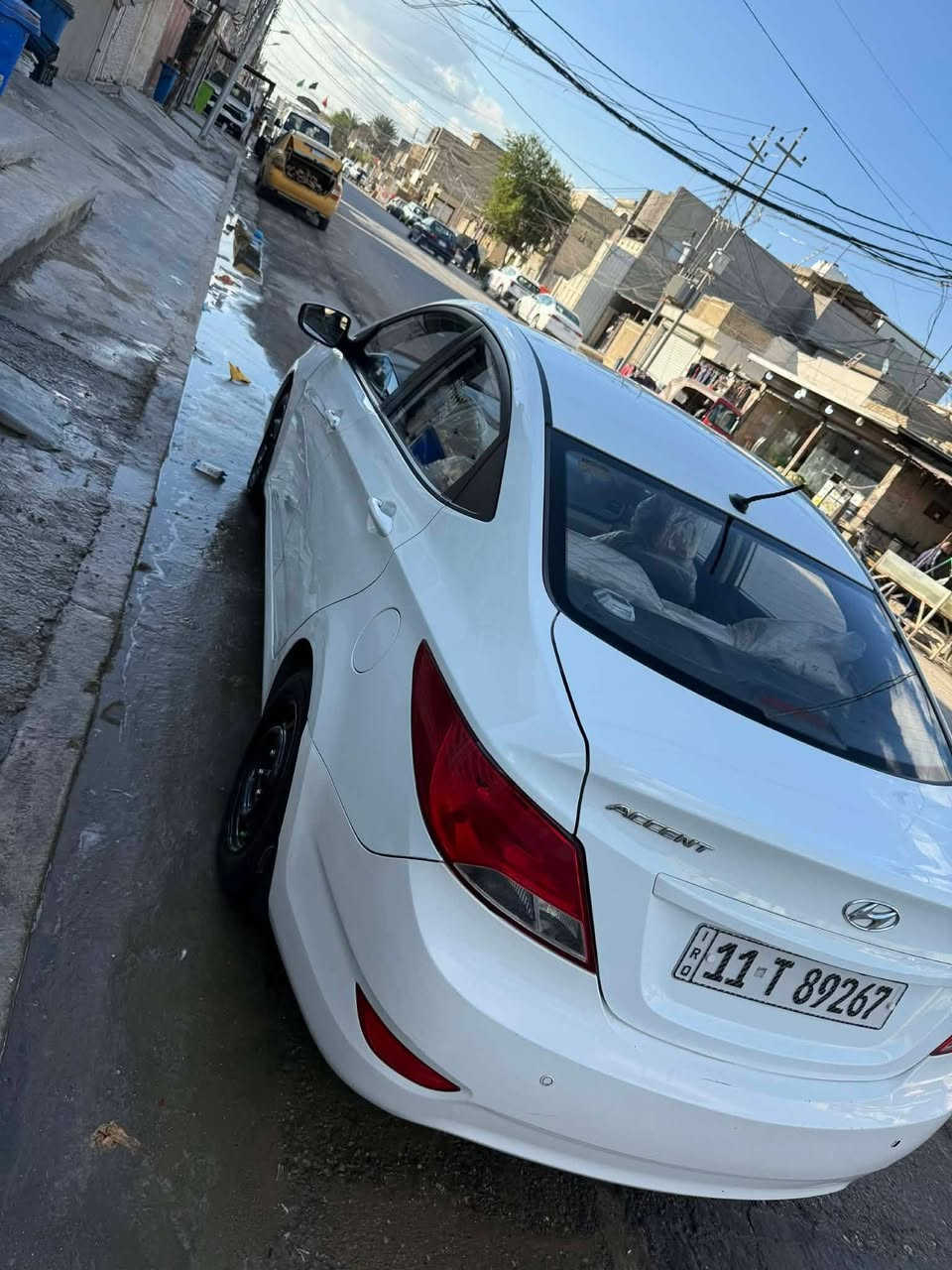 سلام عليكم اكسنت موديل 2016 خليجي رقم بغداد بسمي صبغ جاملغ وباب خلفي بدون دواخل  مكينه وكير مكفولات تخم تاير صدر جديد سعر ٨٩ وبيه مجال ***********
