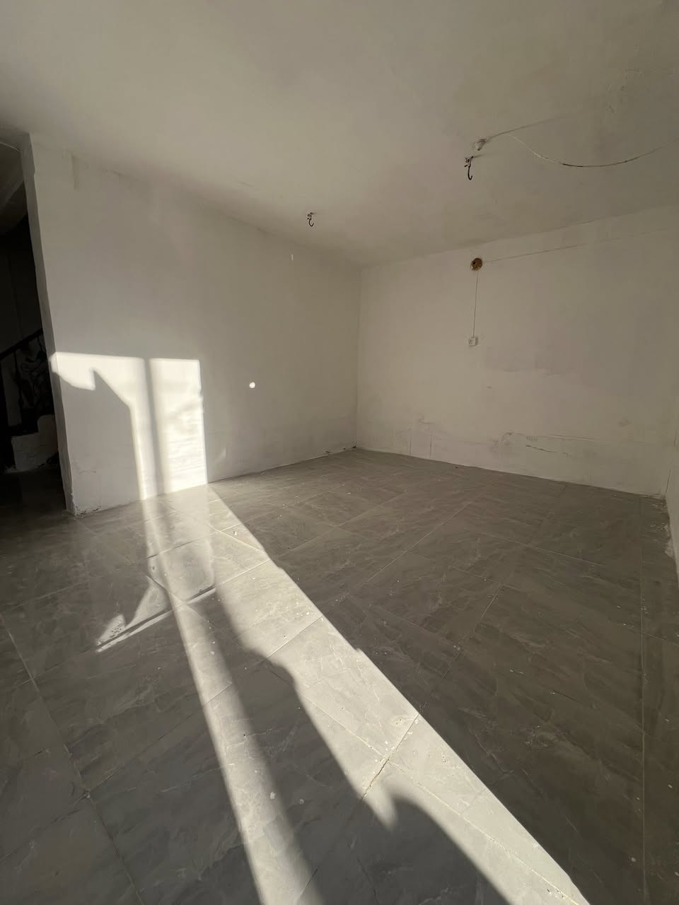 دار المساحة 100م طابو زراعي سند 25اقرار محكمة 
يحتوي على استقبال مطبخ صالة غرفة نوم 2 صحيات داخلية وخارجية 
السعر 25 مع المجال 
العنوان كربلاء العطيشي حي عصام قرب المدرسة 

للأستفسار أتصال ***********
