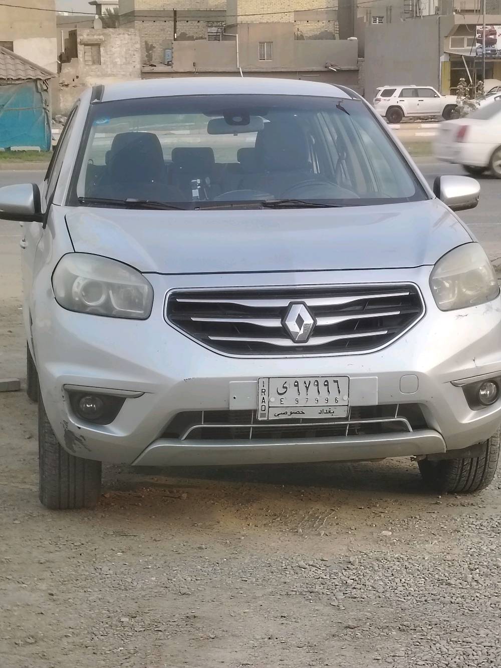 رينو كوليوس 2013 محرك 2500 
السيارة كير ومحرك وادوات نيسان من الشركة
تدفئة وتبريد راقي
بصمة تشغيل
مثبت سرعة
مانع انزلاق
حساسات خلفية
راديو + سيدي + اواكس + بلوتوث
نظام فور ويل ونظام تو ويل
ويل كب 17
وبعد مواصفات اخرى
السعر 90 ورقة. او مراوس بسيارة موديل اعلى