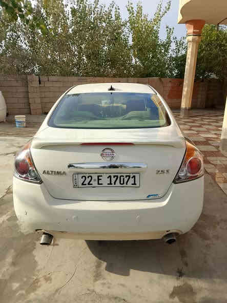 السلام عليكم ورحمة الله وبركاته 
نيسان التيما موديل 2009 حرف s مكينه جديده خير من الله تبريد تدفئة تخم تاير هزه وسنويه جديده بيه قطعتين السياره كامله اي نقص ما بيه السعر 103 وبيه مجال الاتصال *********** @ ‏‪077-310-10183‬‏
