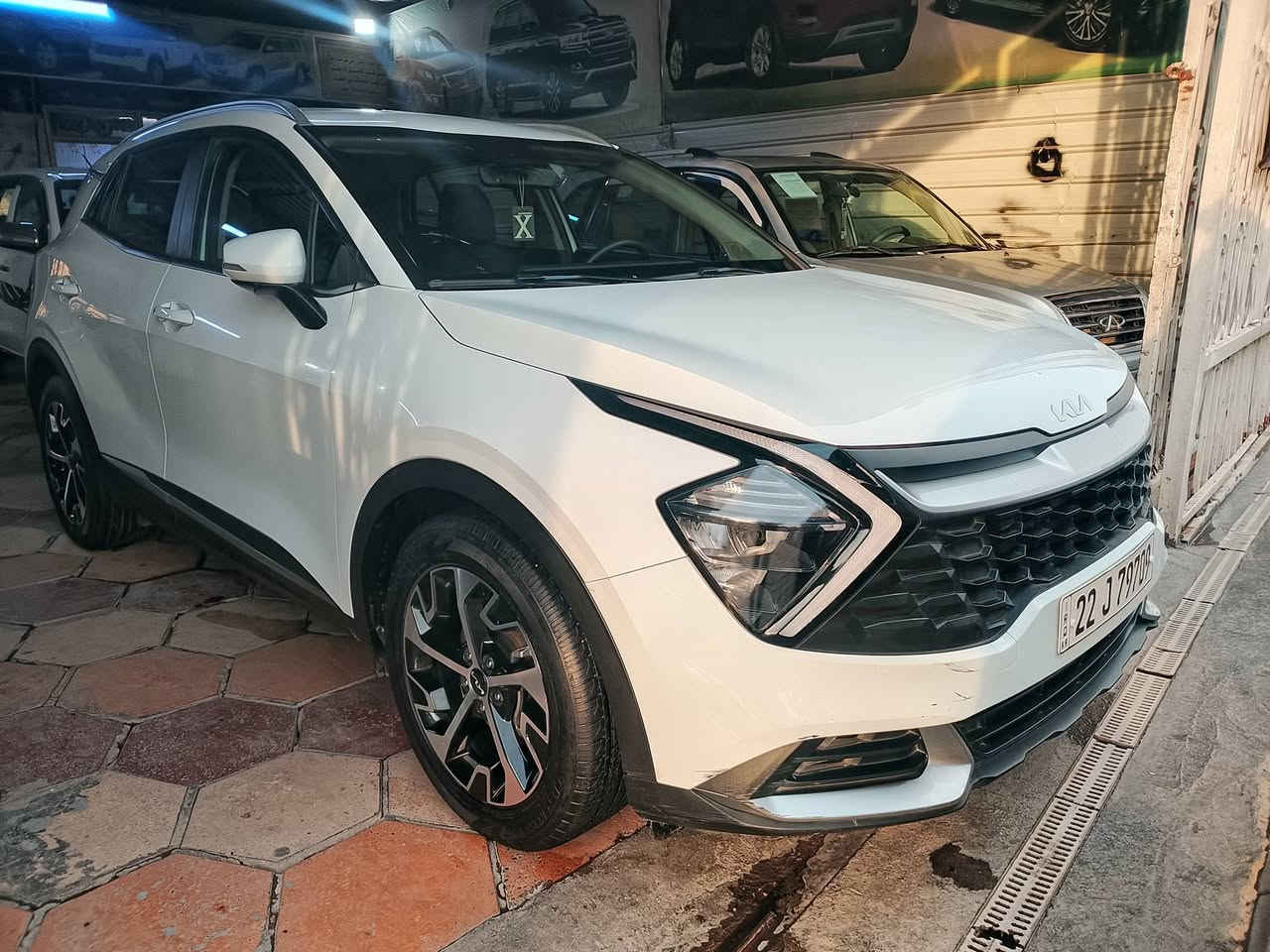 السلام عليكم 
سبورتج خليجي موديل 23
خليجي مكفول من الضرب لا تبديل لا تبديل بارد جملغ مامي 
سونار موجود بل 
فول مواصفات من عد فتحه 
كير محرك تبريد مكينه كفاله عامه 
تخم تاير شواصي مكفولات بلادي 
فول مواصفات من عد فتحه 
رقم ربيل شكل جديد نكليزي سنويا جديد 
تحويل ثاني يوم 
سعار سياره 215بي مجال حك جيتك العمله 
العنوان بغداد بلديات نتصل وتدلل 
***********
